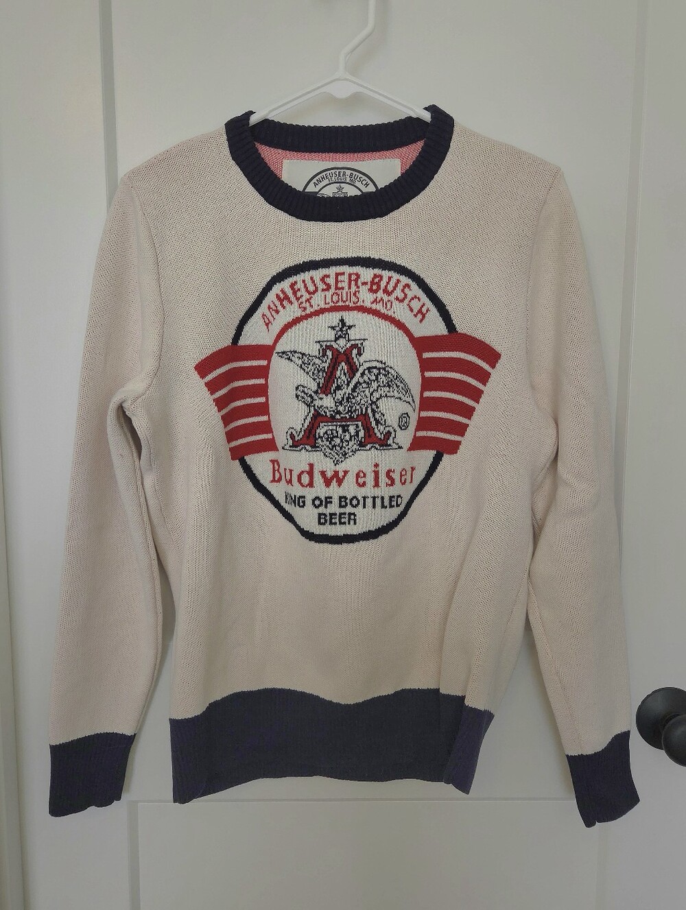 Vintage Budweiser Unisex Cream Crewneck Sweater w/ Red & Navy Logo. Size S. #AH